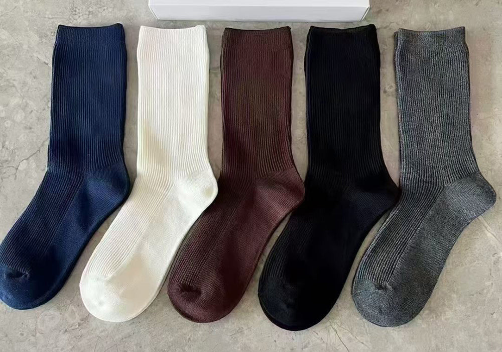 5 Pairs of Women's Solid Color Mid-calf Socks Per Box