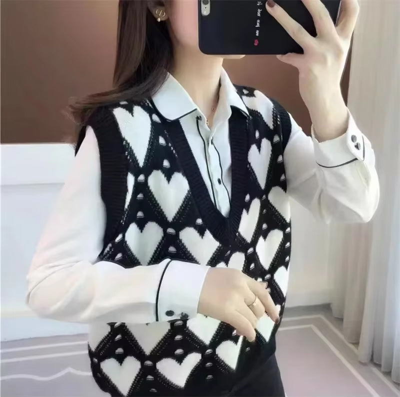 V-Neck Hearts Pattern Knitted Vest Sweater-ABT21BK