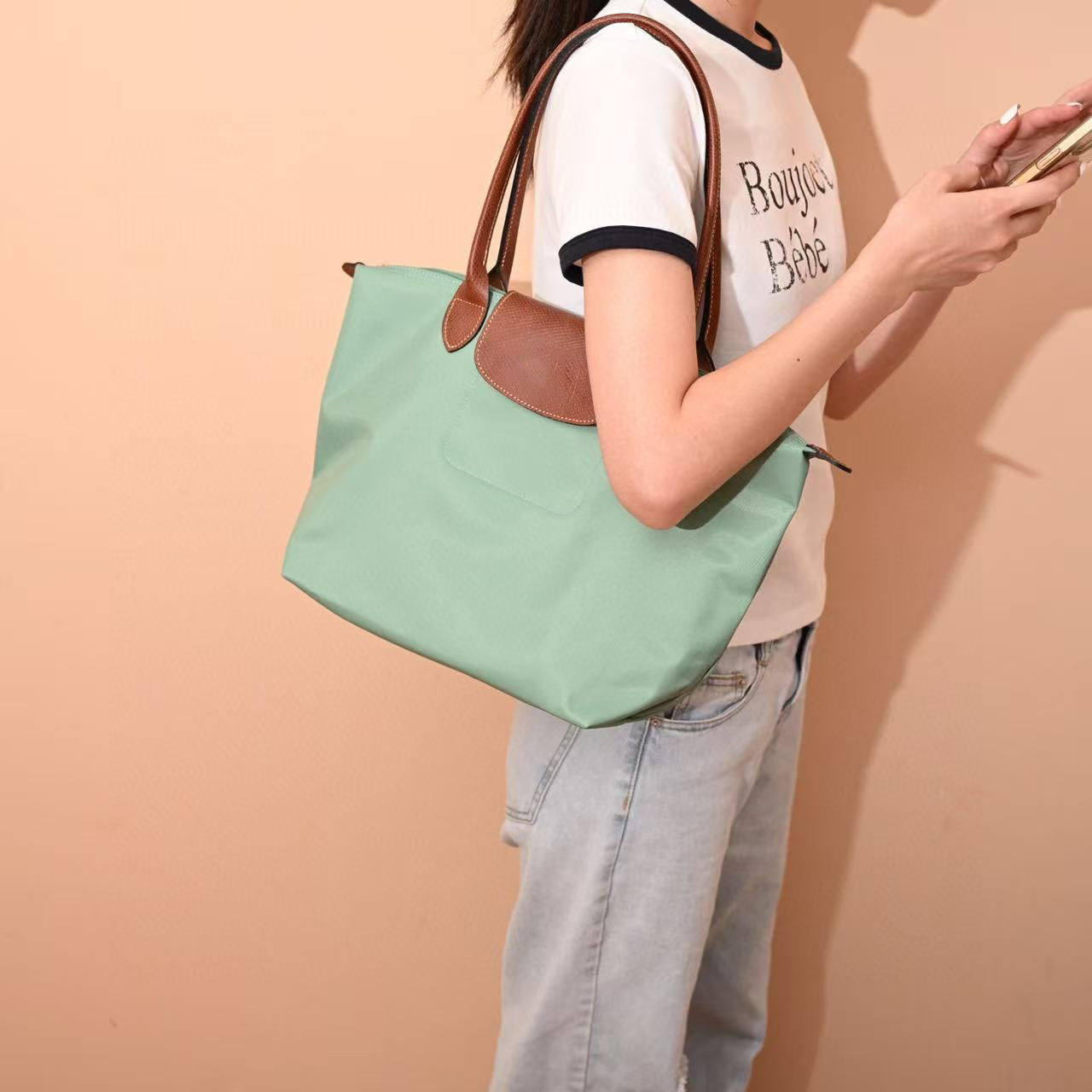 LcB01