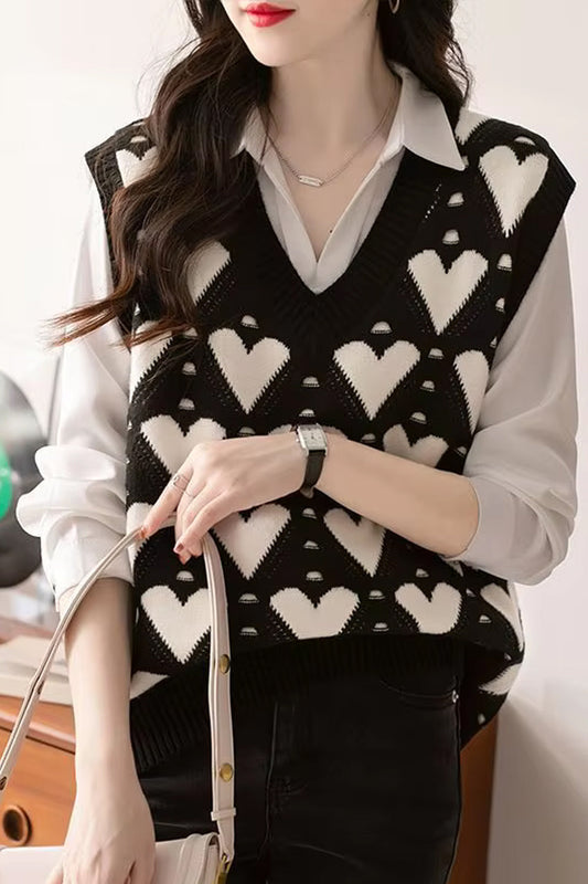 V-Neck Hearts Pattern Knitted Vest Sweater-ABT21BK