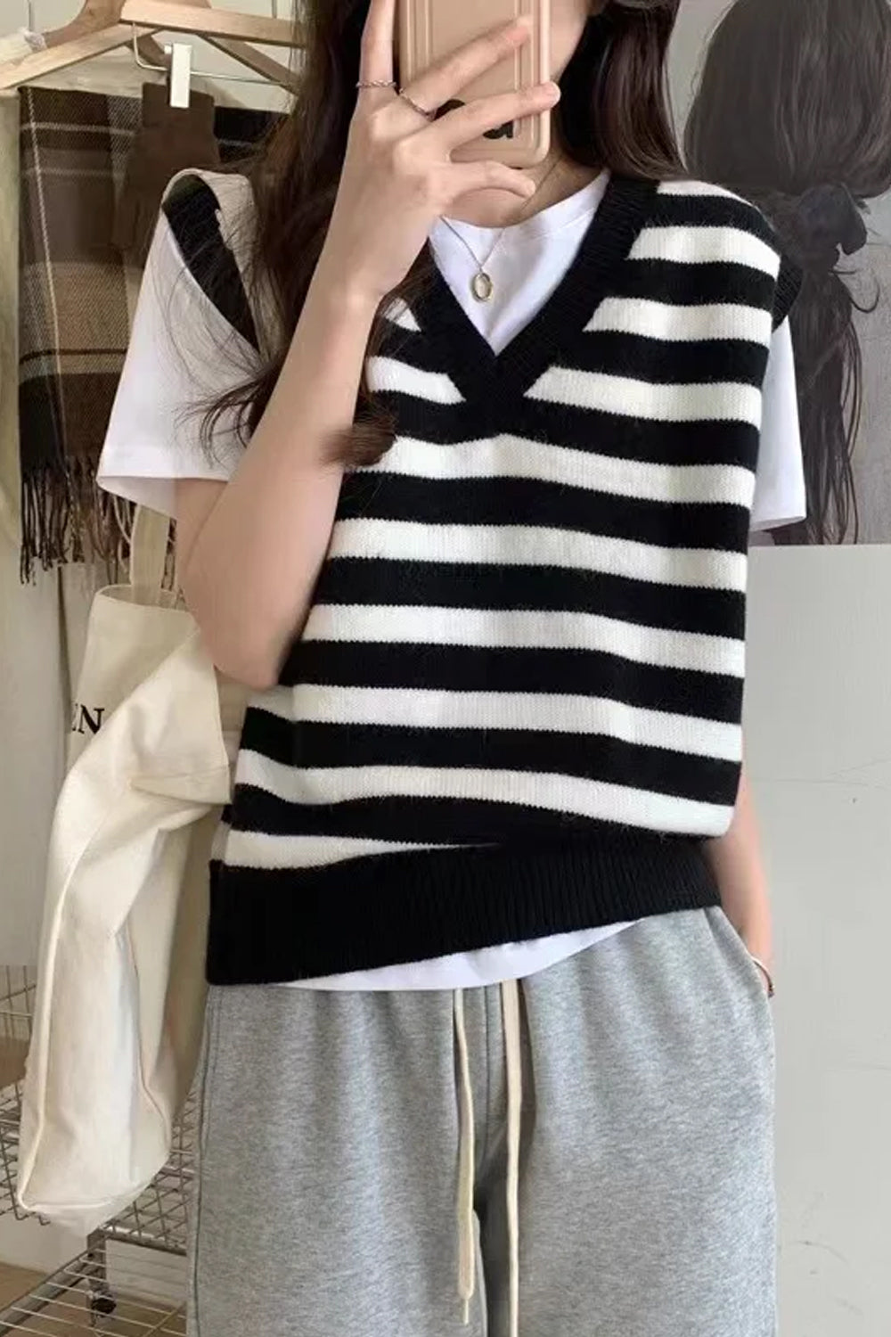 Sleeveless Retro Striped Vest Sweater-ABT29BK