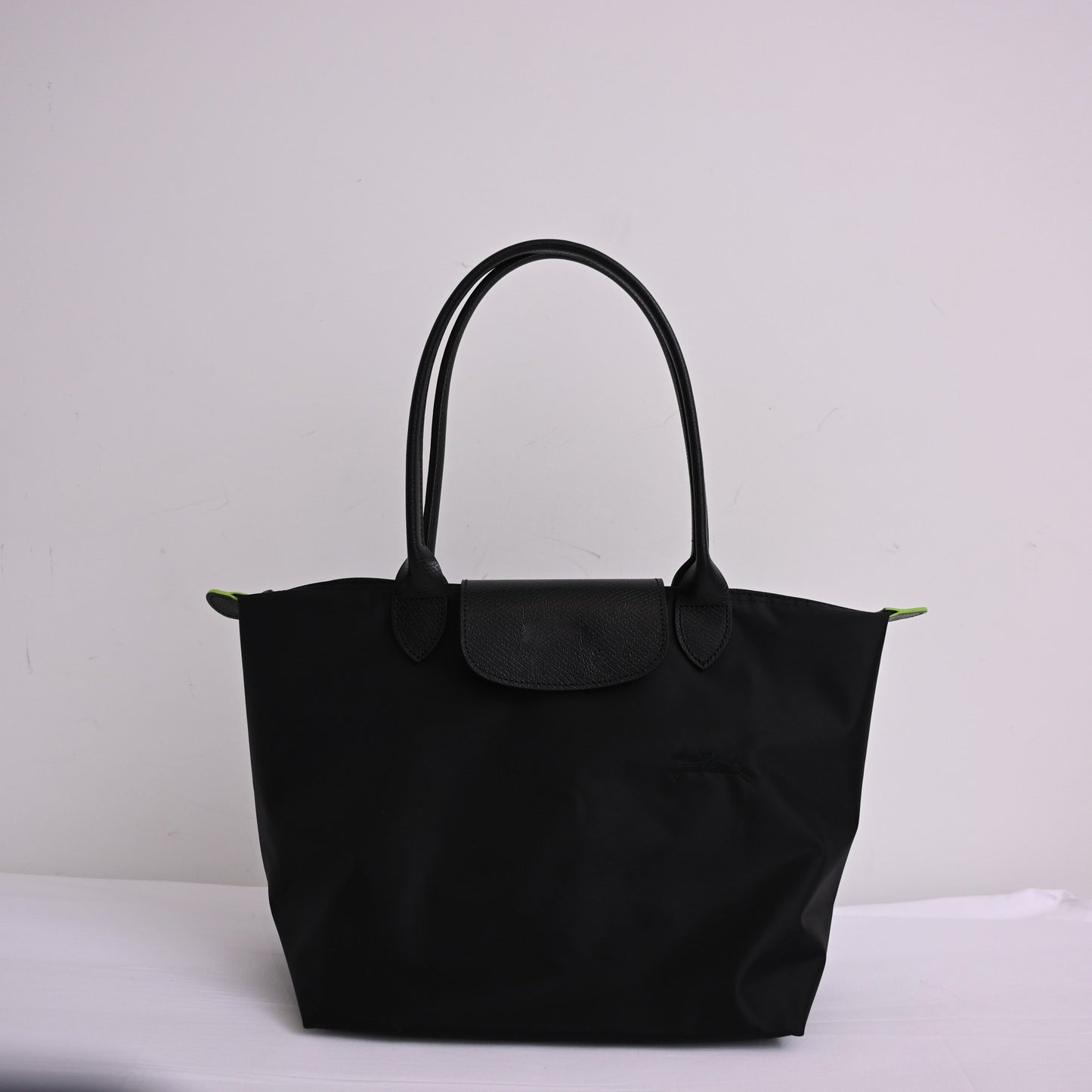 LcB01