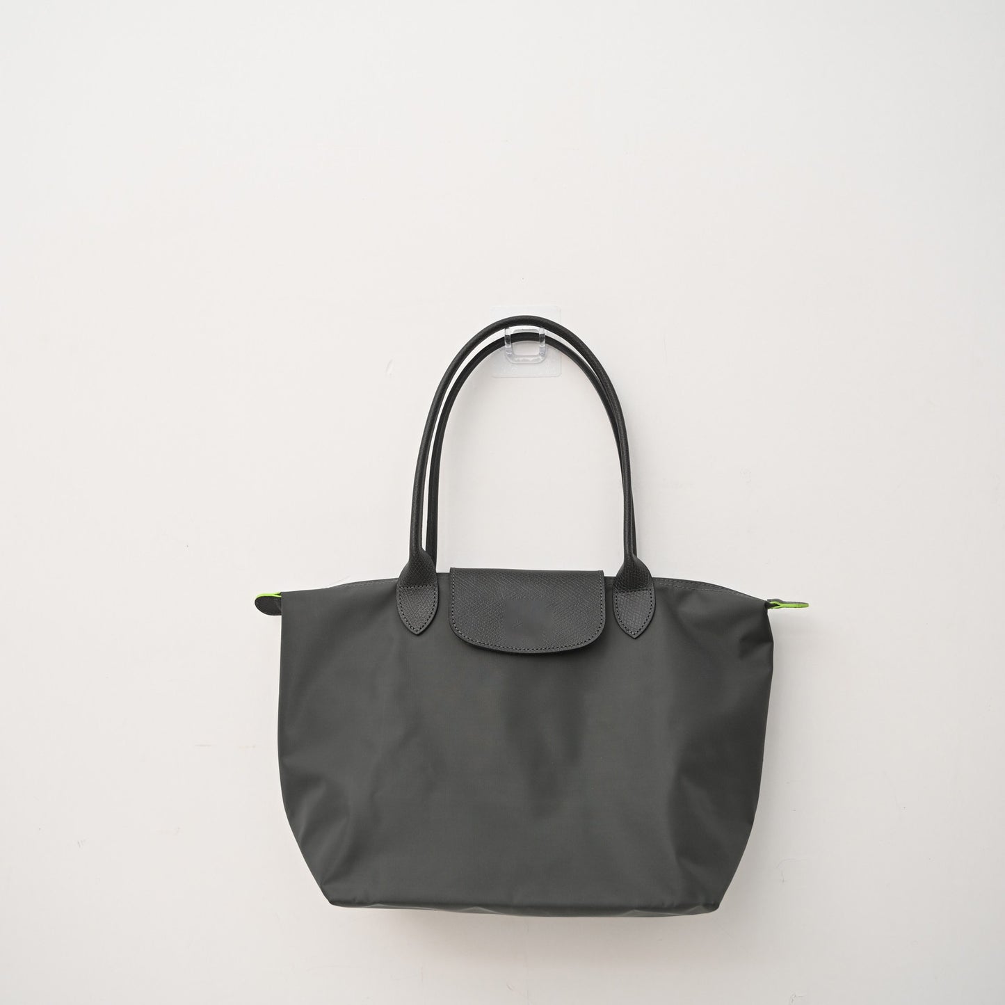 LcB01